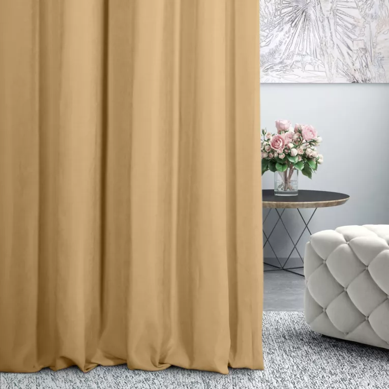 Zasłona szyta na taśmie 8 cm DORA - HIT jasnozłota z miękkiej tkaniny o welurowej strukturze