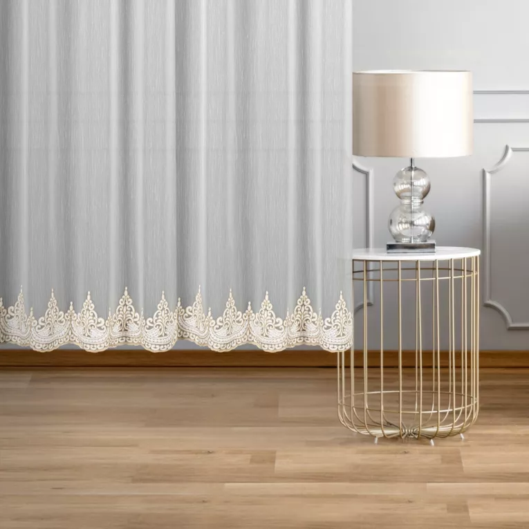 Firana szyta na taśmie fala SHARK kremowo beżowa z delikatnej matowej tkaniny ozdobionej miękkim, łańcuszkowym haftem