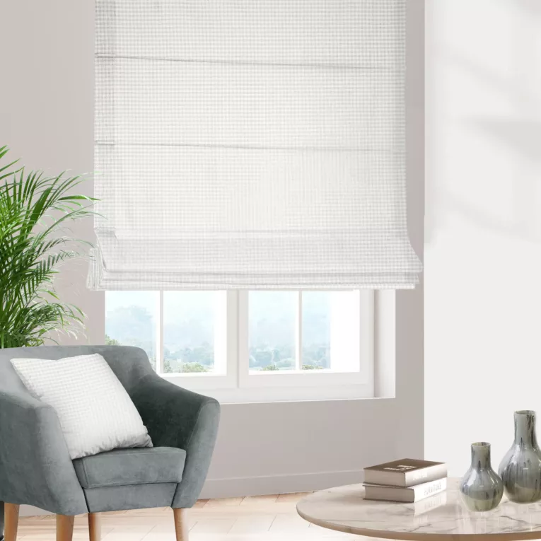 Roleta rzymska FLAVIO kremowo szampańska z dwustronnej tkaniny, deseń w krateczkę z dodatkiem srebrnej nici