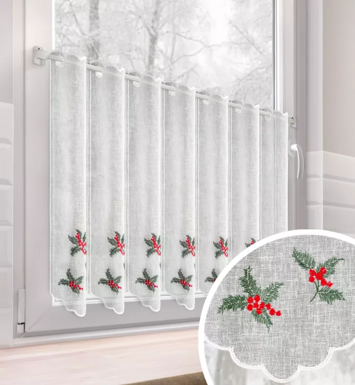Tkanina firanowa zazdrostka z etaminy zdobiona świątecznym haftem z motywem ostrokrzewu
