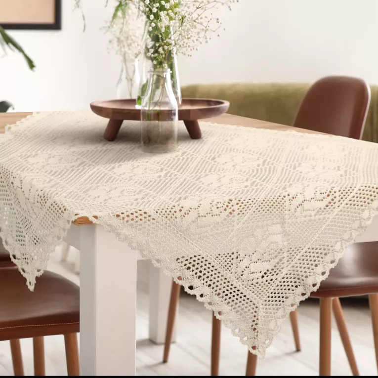 Bieżnik na stół 85x85 cm  jasnobeżowy ażurowy ROSALY w stylu boho