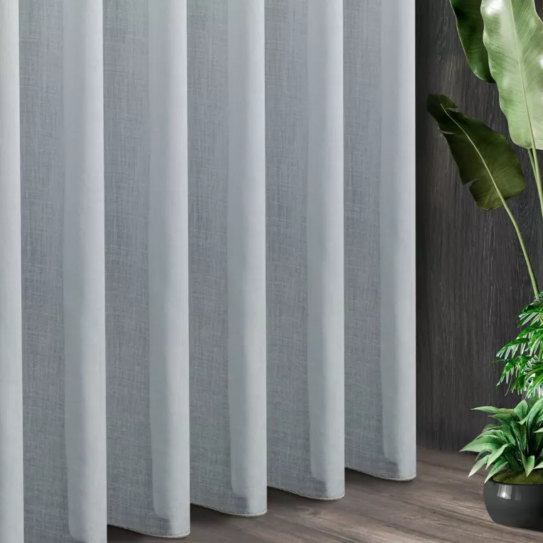 Tkanina firanowa etamina z efektem ombre zakończona szwem obciążającym