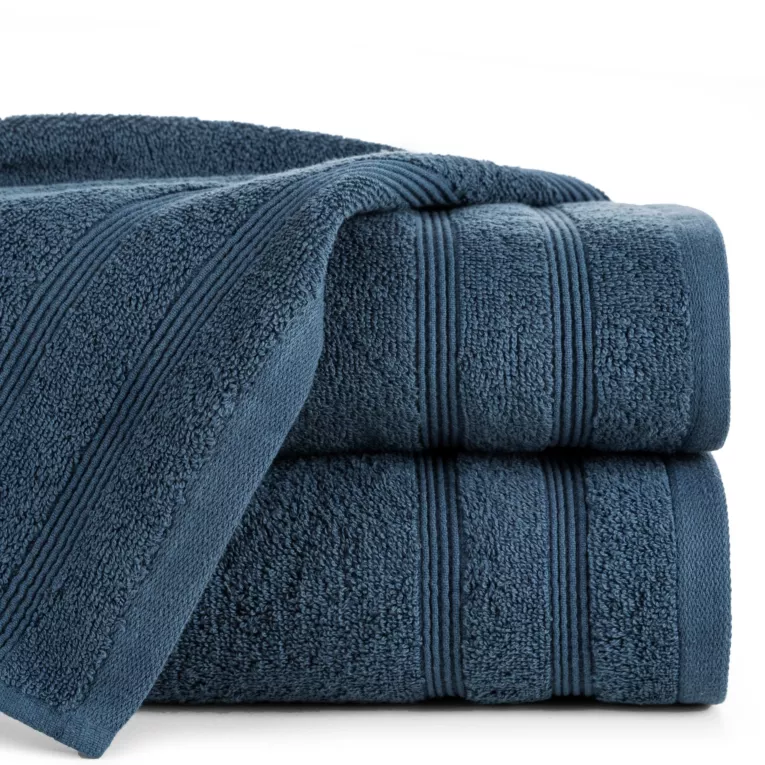 Ręcznik kąpielowy 70x140 cm bawełniany kolor granatowy z bordiurą w formie tkanych paseczków 500 g/m2 ALINE