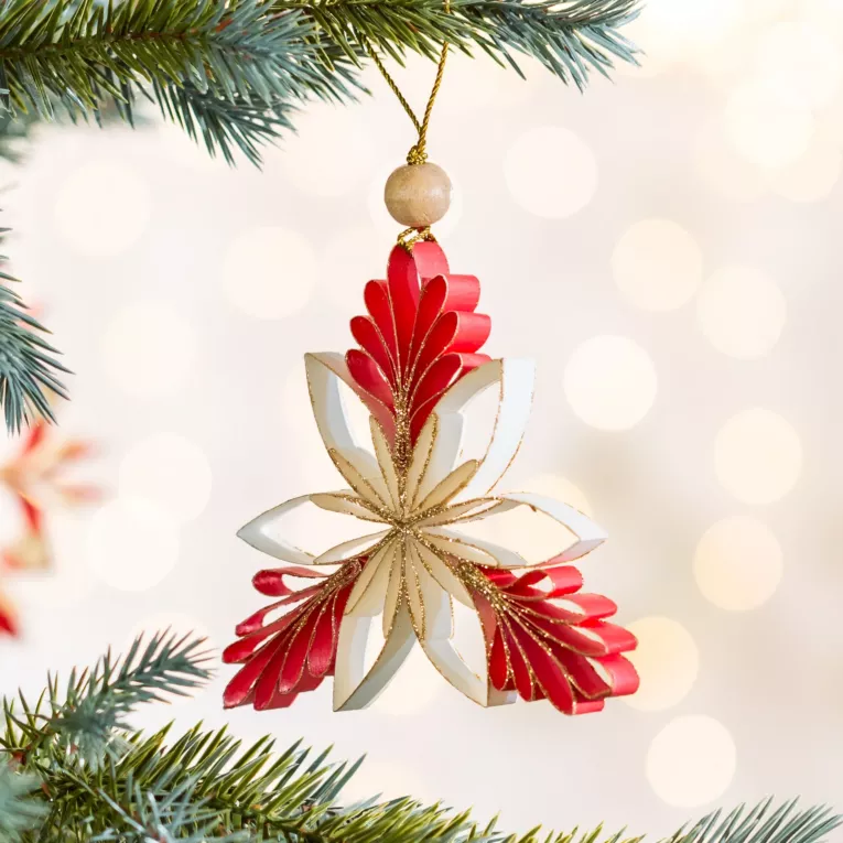 Ozdoba choinkowa gwiazda w stylu eko zdobiona delikatnymi drobinkami brokatu