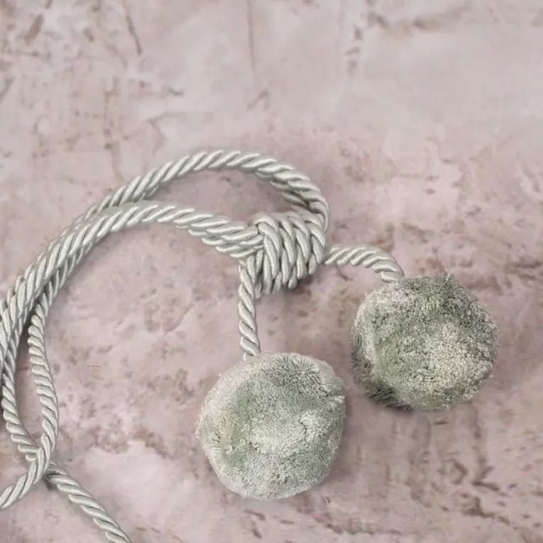 Dekoracyjny sznur do zasłon upinacz z ozdobnymi pomponikami