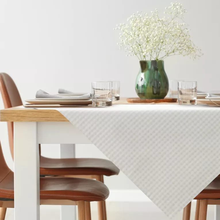 Bieżnik na stół kremowy 85x85 cm z żakardowej tkaniny FLASH świąteczny w krateczkę przetykany jasnozłotą nicią