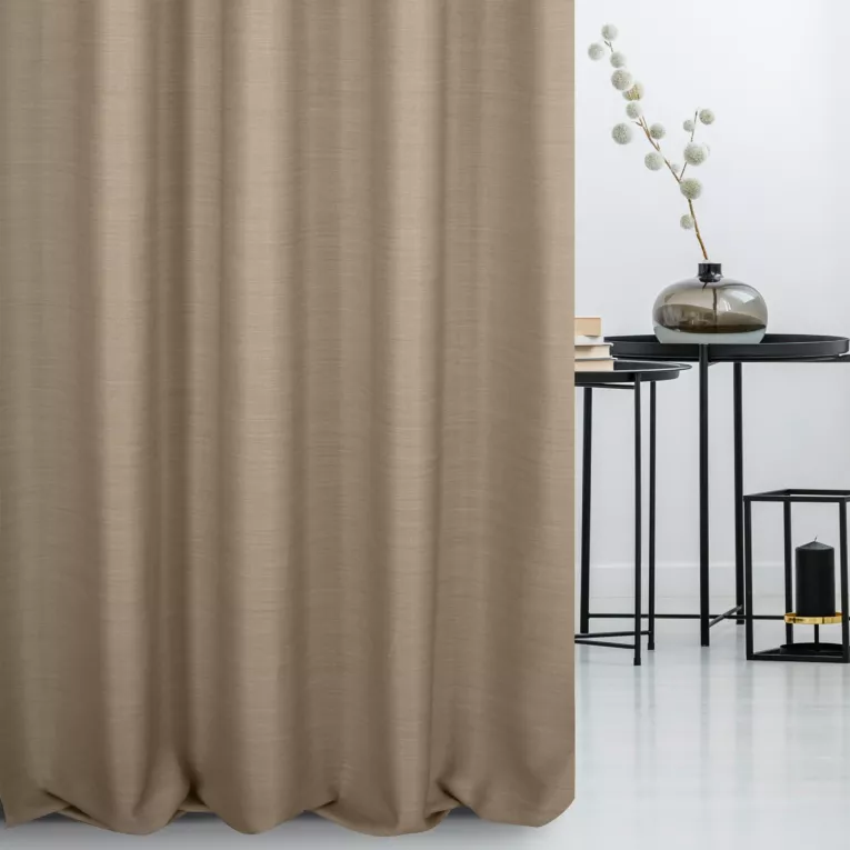 Zasłona szyta na taśmie 5 cm jasnobrązowa z miękkiej tkaniny o naturalnym splocie w stylu ekologicznym