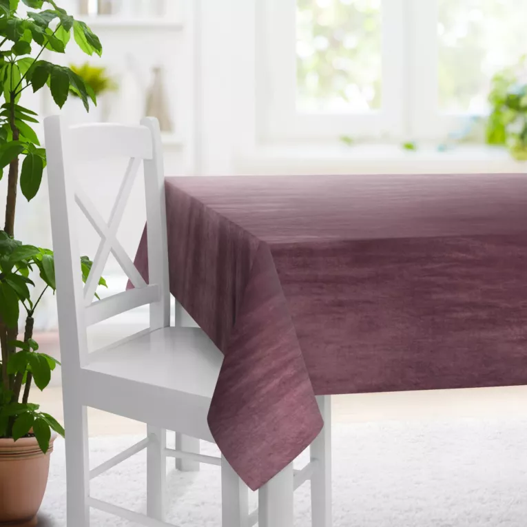 Obrus szyty SAFARI wrzosowy z miękkiej welwetowej tkaniny z połyskiem