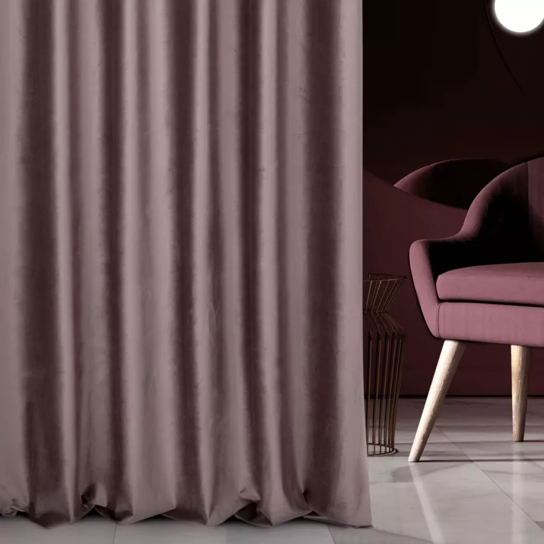 Zasłona szyta na tunelu ciemnofioletowa z miękkiej półmatowej tkaniny welwetowej