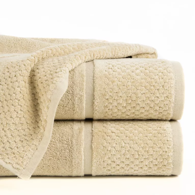 Ręcznik kąpielowy 50x90 cm bawełniany kolor beżowy z efektowną bordiurą 550 g/m2 IBIZA