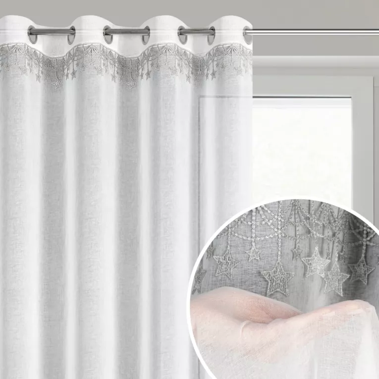 Firana świąteczna biało, srebrna z etaminy zdobiona aplikacją z motywem gwiazdek 140x250 cm przelotki - XMAS
