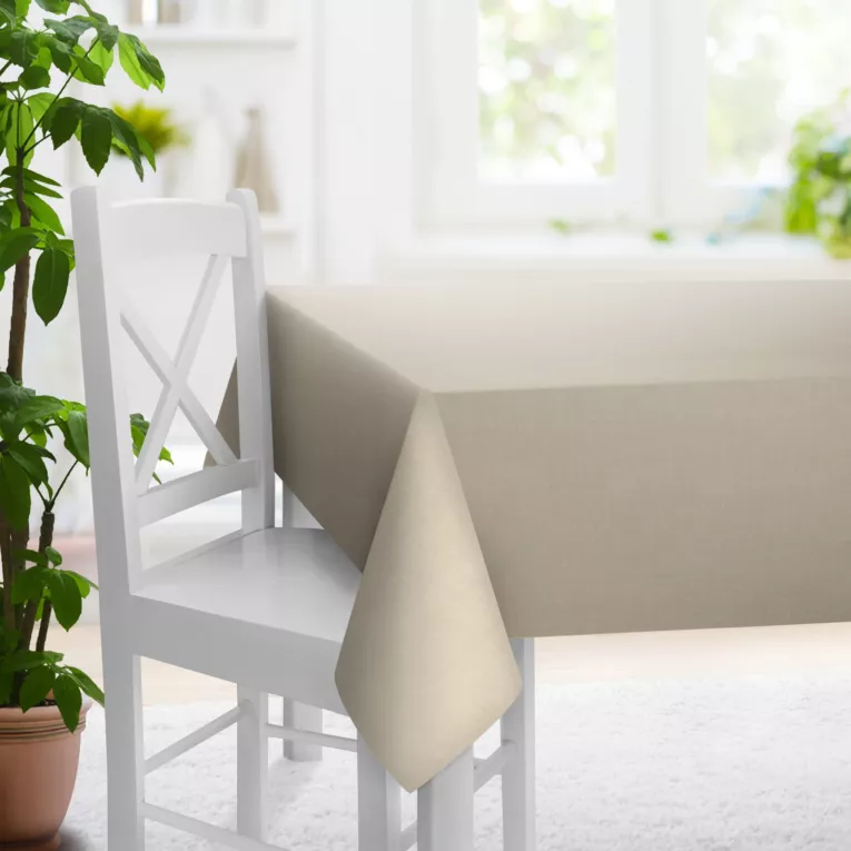 Obrus na wymiar jasnobeżowy z tkaniny o grubym splocie