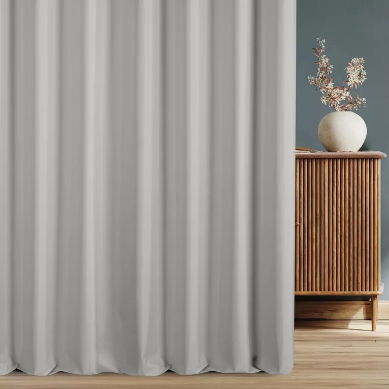 Zasłona szyta na taśmie 5 cm srebrna z tkaniny zaciemniającej blackout 100% o właściwościach termoizolacyjnych