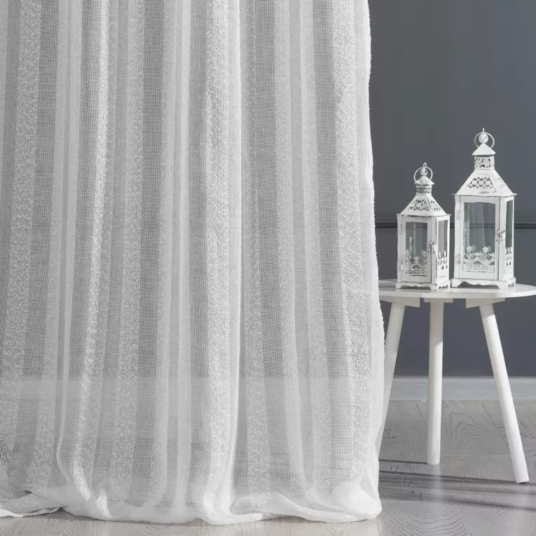 Zasłona gotowa KIM z luźno tkanego materiału w pionowe pasy