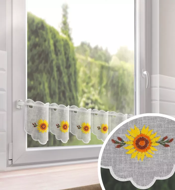 Tkanina firanowa zazdrostka zdobiona haftem jesiennym