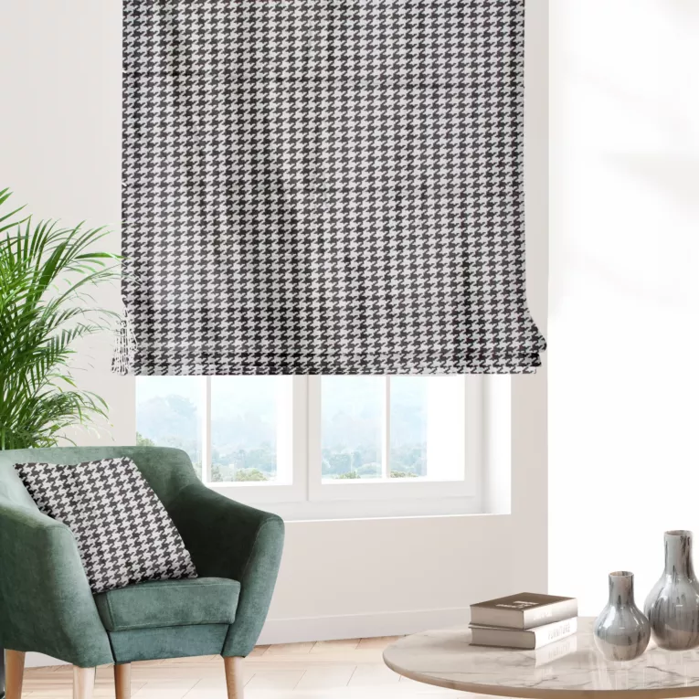 Roleta rzymska naturalno czarna z grubej welwetowej tkaniny w elegancki geometryczny wzór Italissima Eva Minge