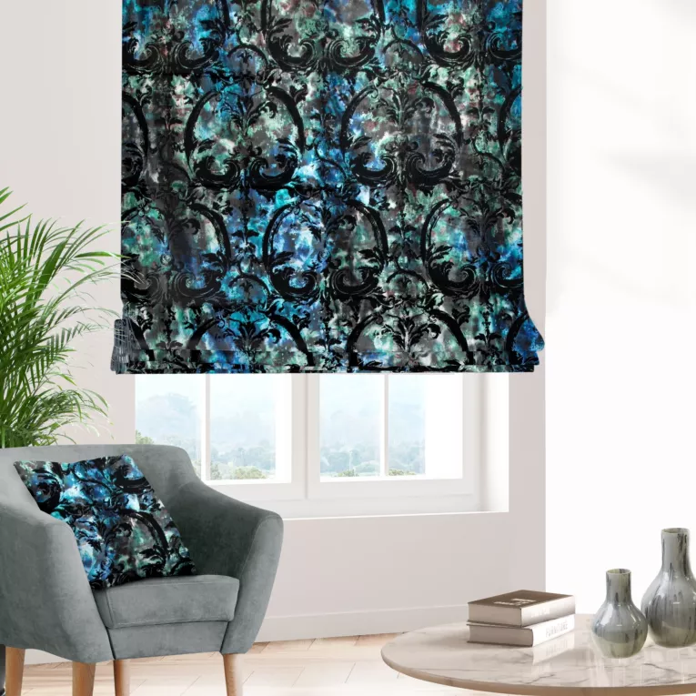 Roleta rzymska czarno turkusowa z grubej welwetowej tkaniny w duży ornamentowy wzór