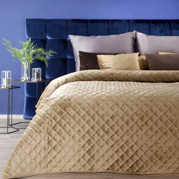 EUROFIRANY PREMIUM narzuta  z  welwetu pikowana metodą tradycyjnego szycia