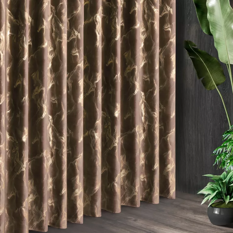 Tkanina zasłonowa z welwetu zdobiona złotym marmurkowym wzorem