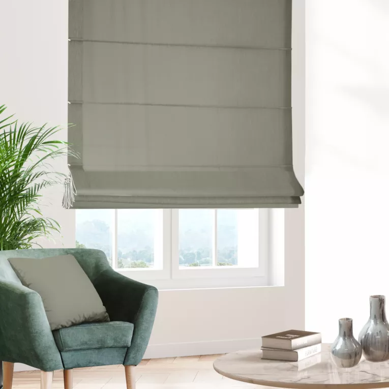 Roleta rzymska popielata z matowej gładkiej tkaniny