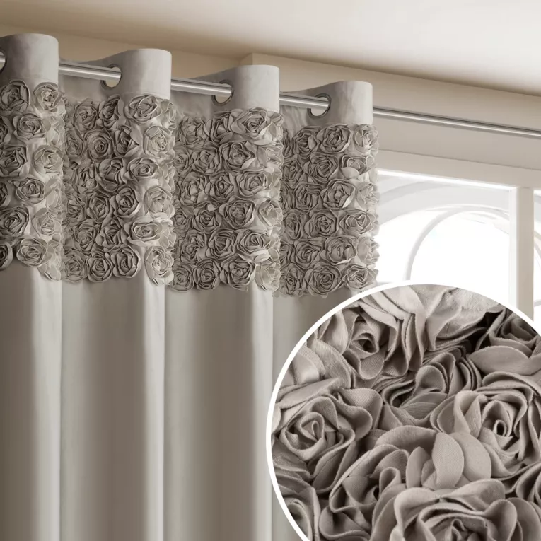 Zasłona beżowa z welwetu zdobiona aplikacją 3D róż 140x250 cm przelotka - ROSES Eva Minge