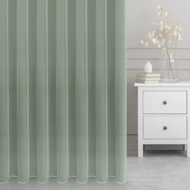Firana szyta na taśmie 5 cm miętowa z delikatnie połyskującej tkaniny typu PERU z efektem opalizującym, wykończona obciążnikiem