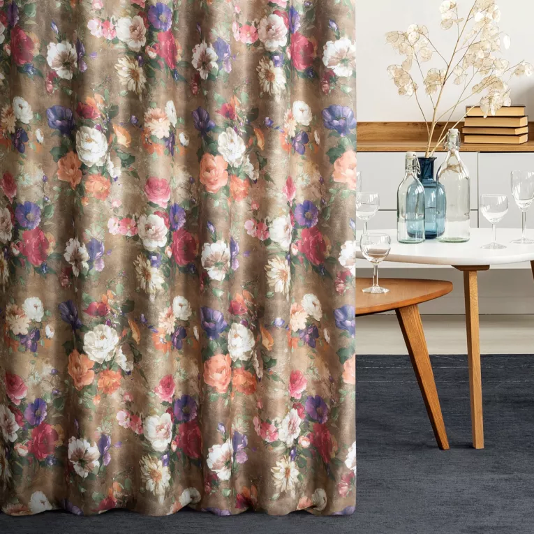 Tkanina zasłonowa zaciemniająca typu blackout z motywem malowanych kwiatów