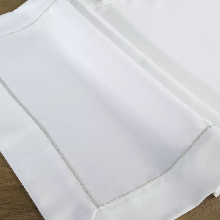 Bieżnik na stół biały 40x180 cm MADELE z delikatną srebrną wypustką