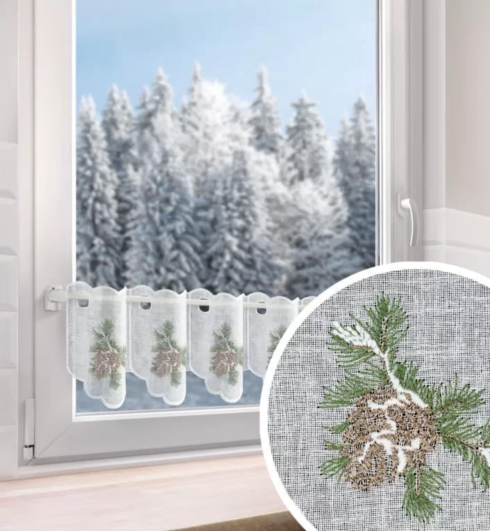 Tkanina firanowa zazdrostka z etaminy zdobiona świątecznym haftem z akcentem zimowym