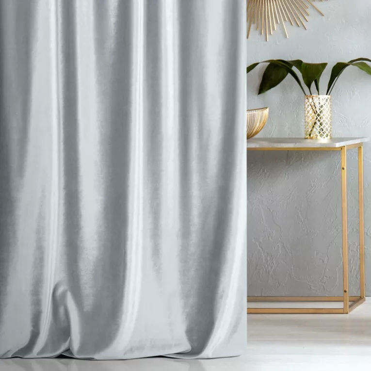 Tkanina zasłonowa gładka, miękka, welwetowa, z wyraźnym połyskiem z kolekcji Eva Minge