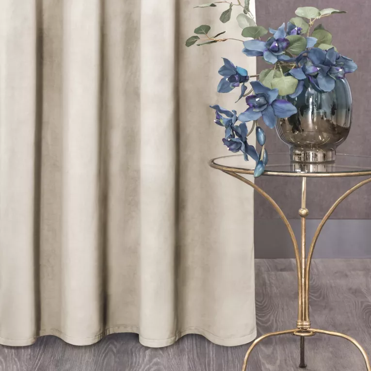 Zasłona beżowa z miękkiego welwetu 140x250 cm przelotka - SUZANA