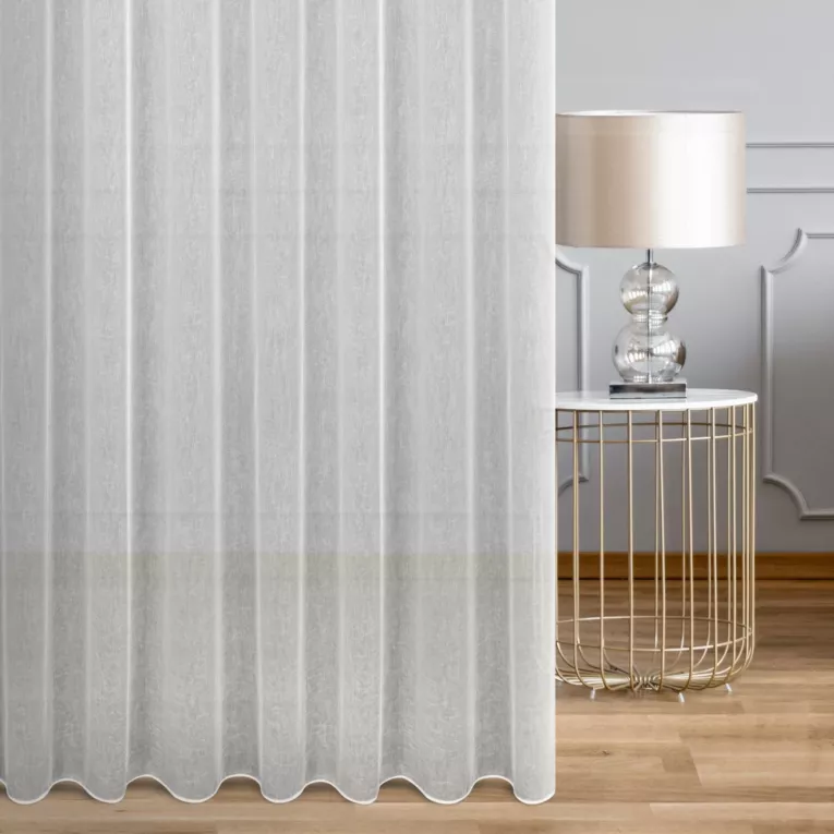 Firana szyta na taśmie 5 cm biała z miękkiej, matowej tkaniny nie wymagającej prasowania, z efektem kreszowania