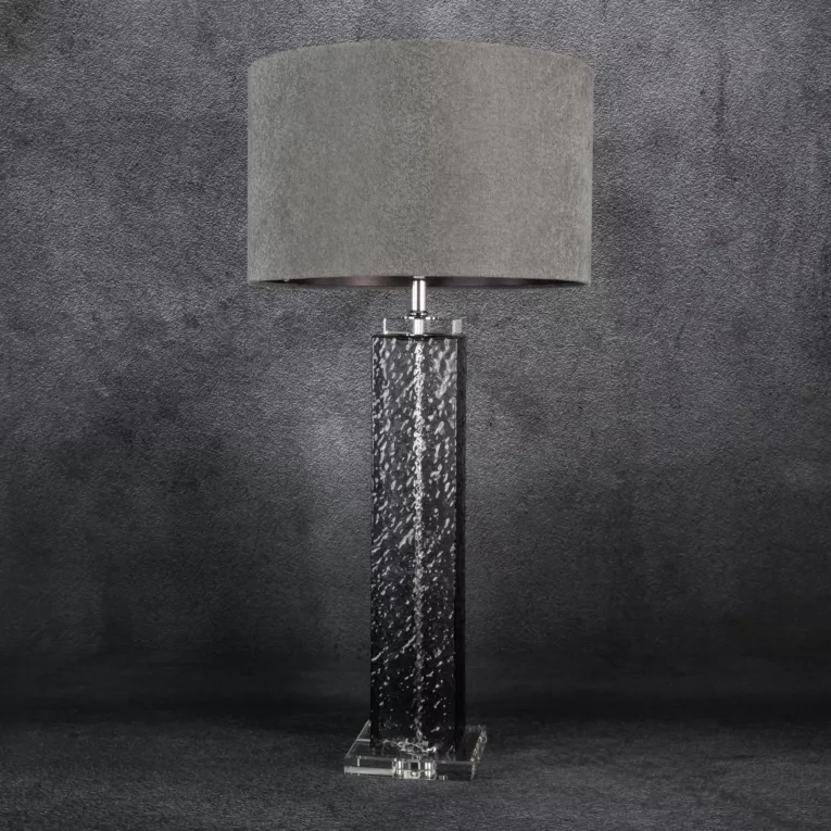Lampa stojąca do pokoju stalowo, popielata KASI z szklaną podstawą i błyszczącym abażurem