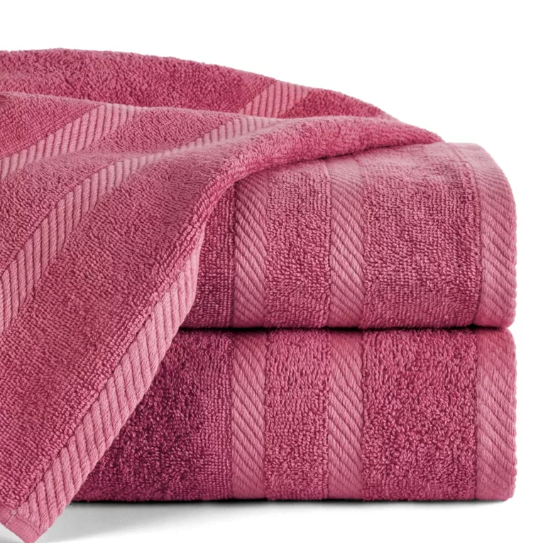 Ręcznik kąpielowy 100x150 cm bawełniany kolor ciemnoróżowy z ozdobną bordiurą 500 g/m2 MILO