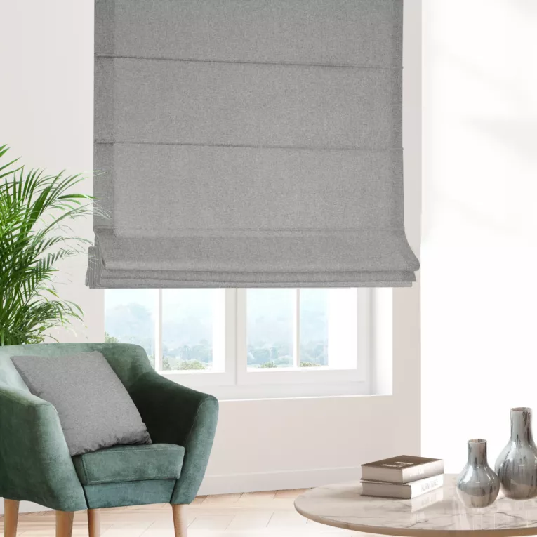 Roleta rzymska stalowa ze strukturalnej tkaniny typu blackout, zaciemniająca w 100%