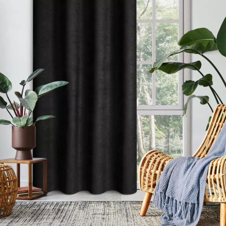 Zasłona czarna z tkaniny welurowej 260x270 cm przelotka - Dora