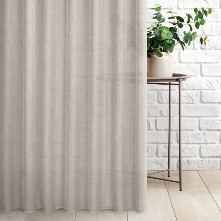 Tkanina firanowa, matowa  o naturalnym splocie wykończona obciążnikiem