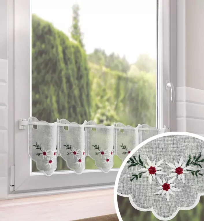 Tkanina firanowa zazdrostka zdobiona haftem w drobne kwiaty