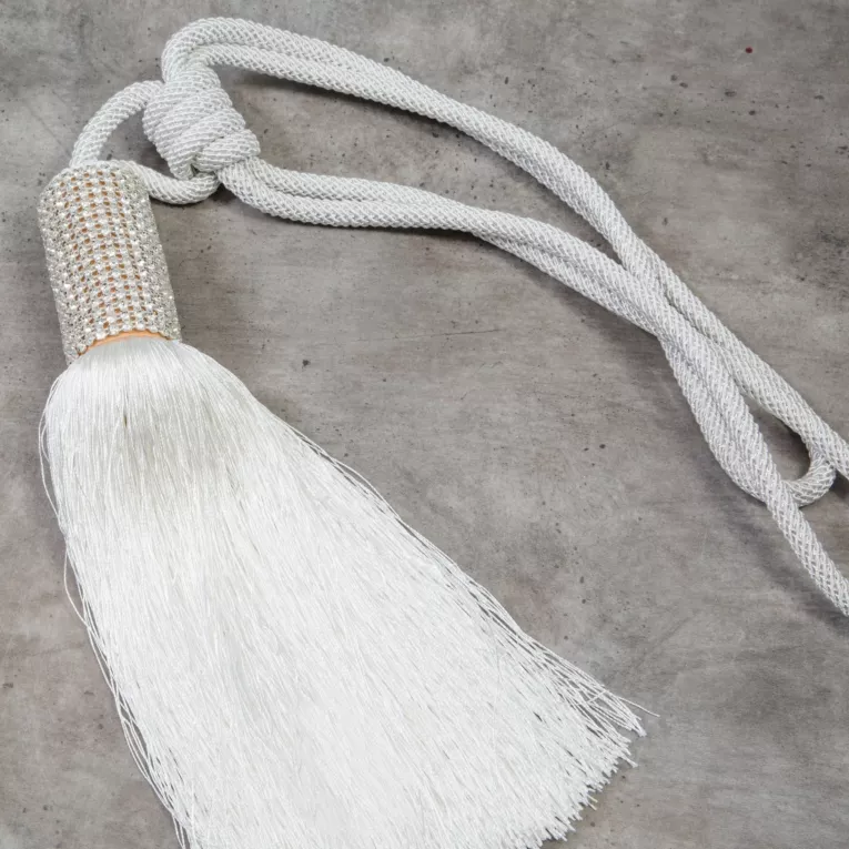 Dekoracyjny sznur do upięć z chwostem zdobionym kryształkami, styl glamour