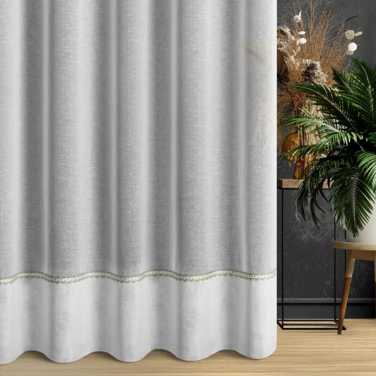 Firana szyta na taśmie 5 cm biała z matowej etaminy wykończonej ozdobnym podwinięciem
