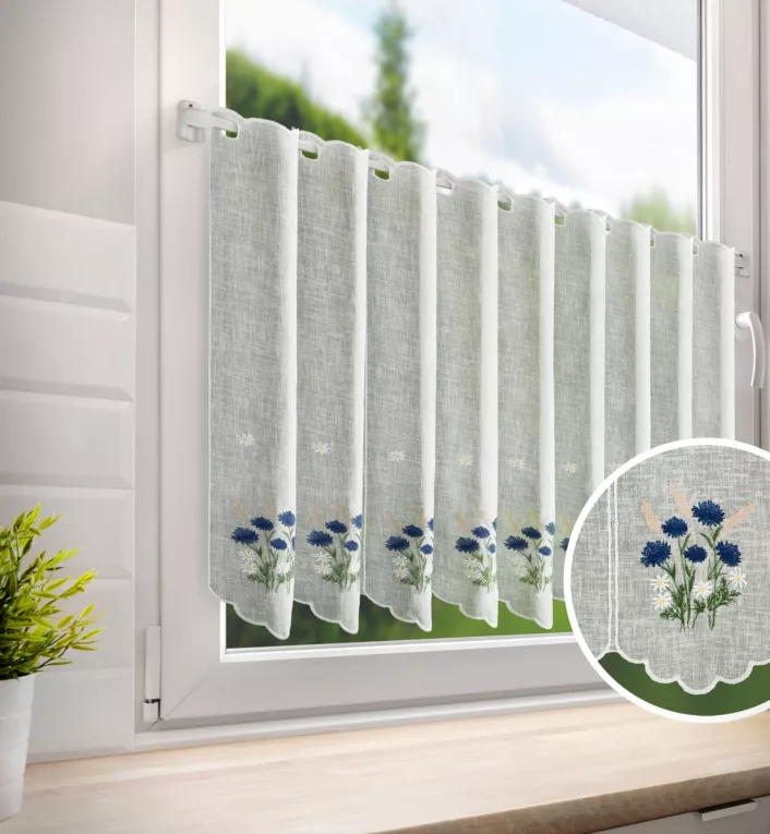 Tkanina firanowa zazdrostka zdobiona haftem polnych drobnych kwiatuszków