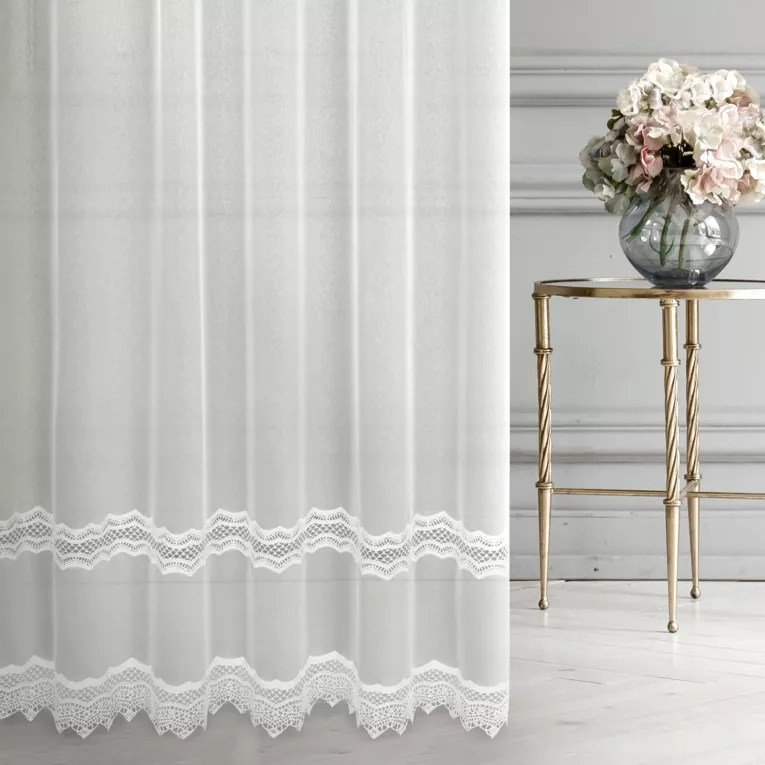 Tkanina firanowa matowa markizeta, z dwoma pasami gipiurowego haftu