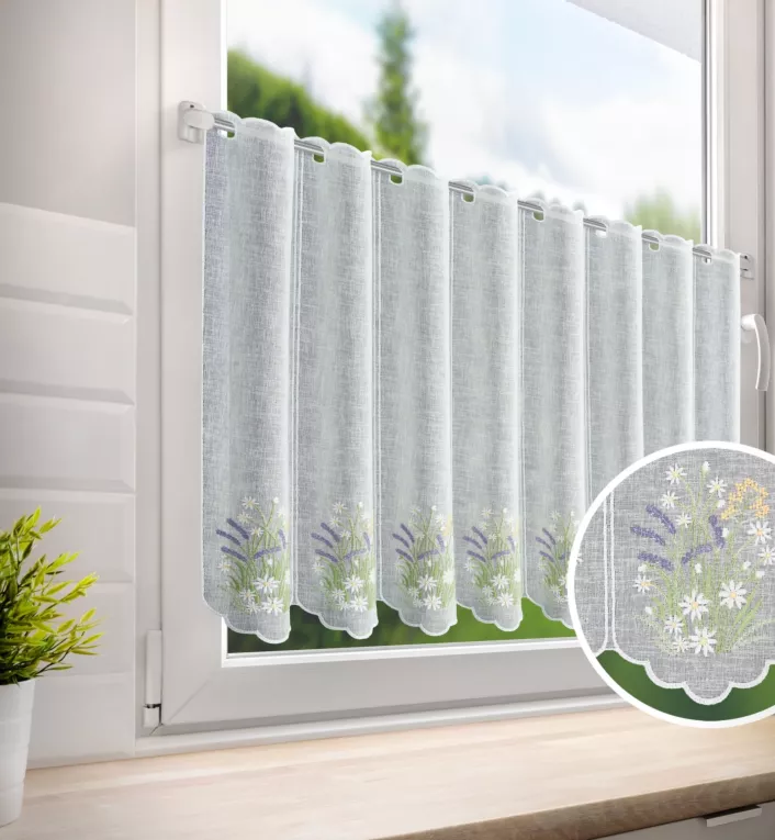 Tkanina firanowa zazdrostka z haftowanym wzorem