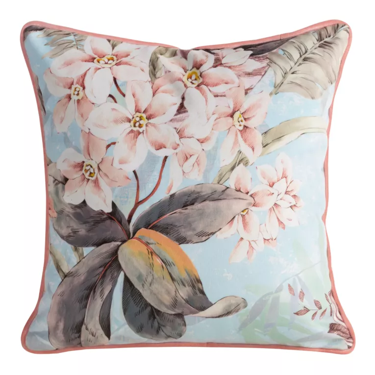 Poszewka na poduszkę dwustronna 45x45 cm welwetowa kolor jasnoniebieski, beżowy z kwiatowym nadrukiem i wypustką na brzegach ARLETA Eurofirany Premium