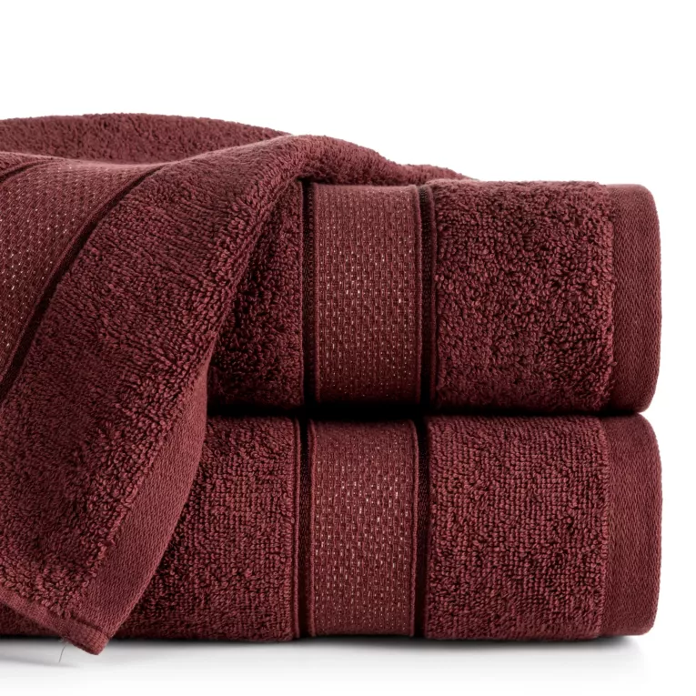 Ręcznik kąpielowy 50x90 cm bawełniany kolor bordowy z żakardową bordiurą z nowoczesnym złotym wzorem 500 g/m2 LIANA