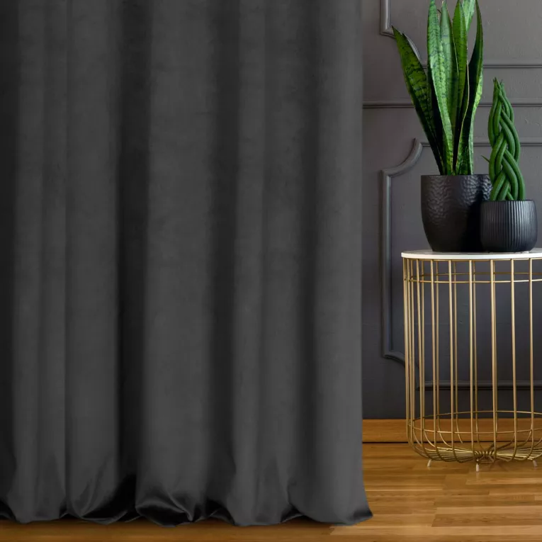 Zasłona szyta na taśmie 5 cm grafitowa z grubej, matowej tkaniny welwetowej o gramaturze 380g/m2