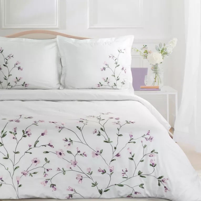 Ekskluzywna pościel 220x200 cm bawełniana kolor biały, jasnoróżowy z delikatnym wzorem kwiatowym Reina Line