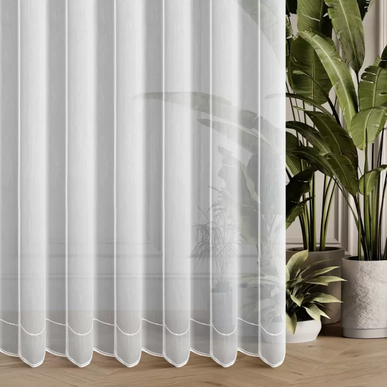 Firana szyta na taśmie 5 cm biała z delikatnej tkaniny typu aden zdobionej roslinnym haftem