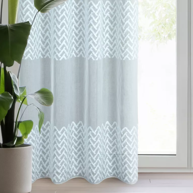 Firana niebieska zdobiona puszystą aplikacją 140x250 cm przelotka ESTER