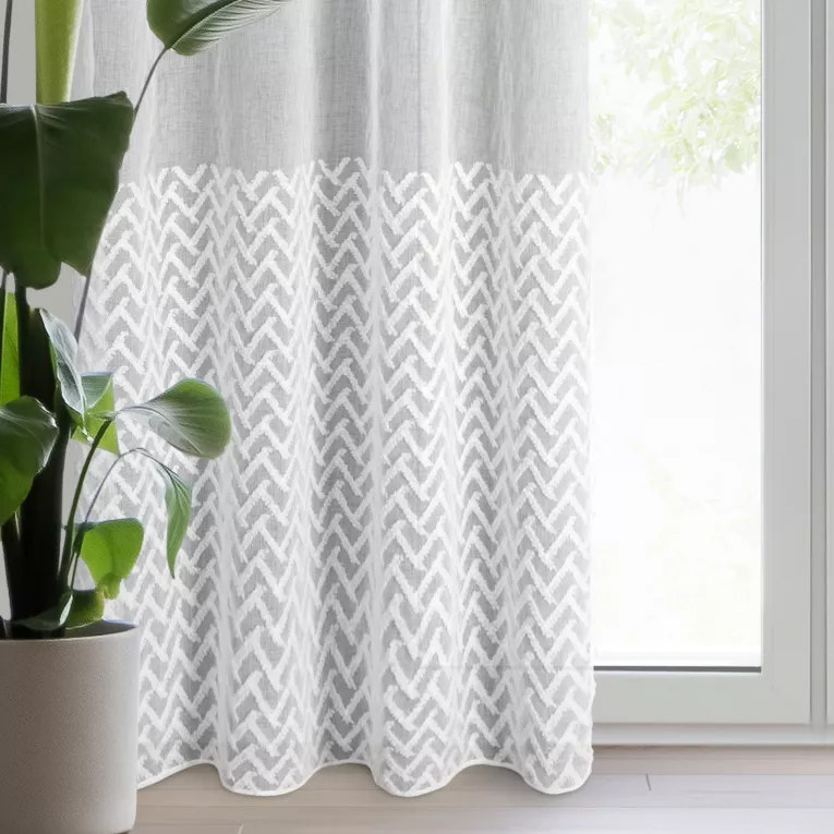 Firana biała z etaminy zdobiona pasem trójwymiarowego wzoru geometrycznego 140x250 cm przelotka MELI 2